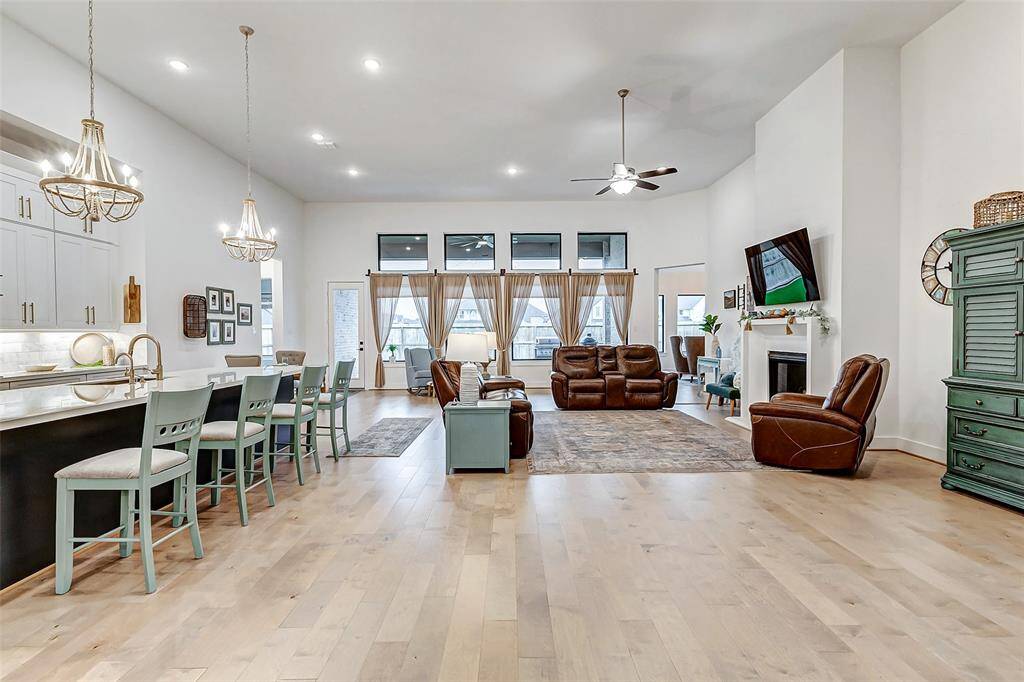 Seamless Open Concept – Flows effortlessly into the kitchen and breakfast area, making it perfect for entertaining.
