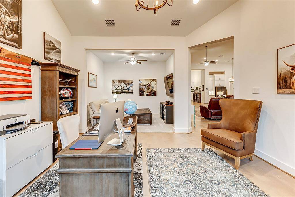 Endless Possibilities – Easily transformed into a home gym, hobby space, or second living area, tailored to fit your lifestyle.