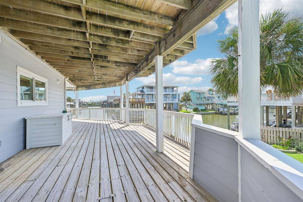 deck off living room and kitchen!