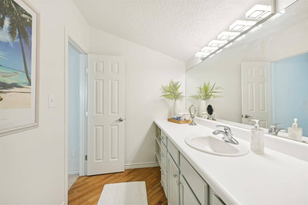 Upstairs bathroom