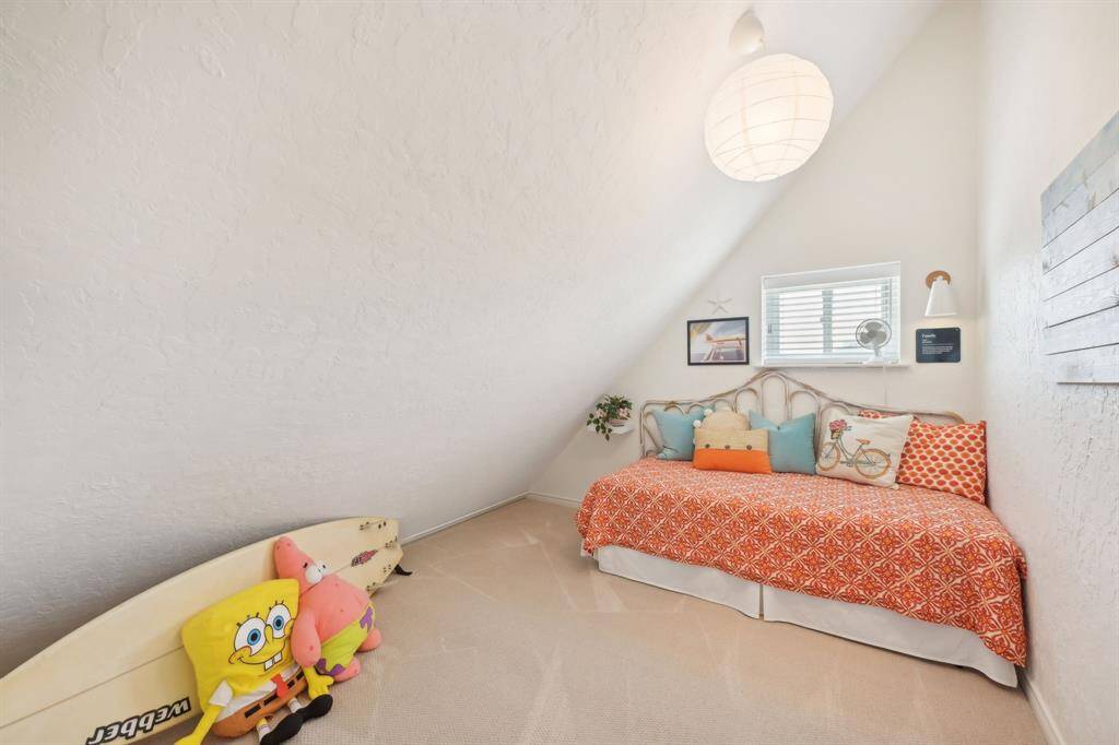 Upstairs guest bedroom!