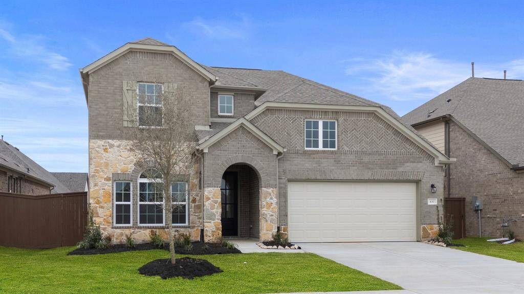 Welcome home to 430 Steam Bend Way located in the community of Brookwater and zoned to Lamar CISD.