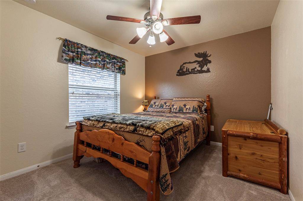 Secondary bedroom