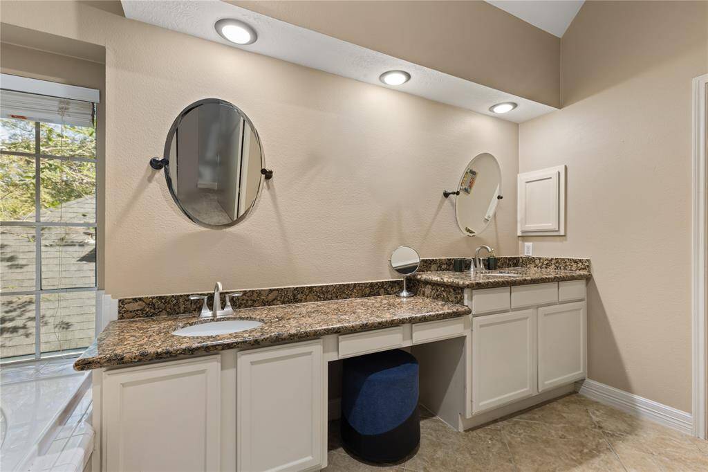 Two sinks and a make-up space!