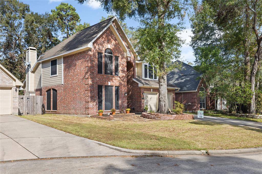 This home is close to greenbelts and in a culdesac.