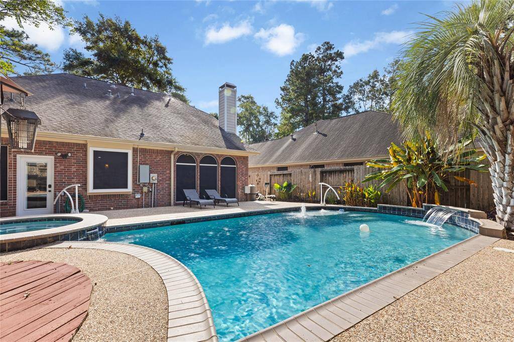 Lovely pool and spa