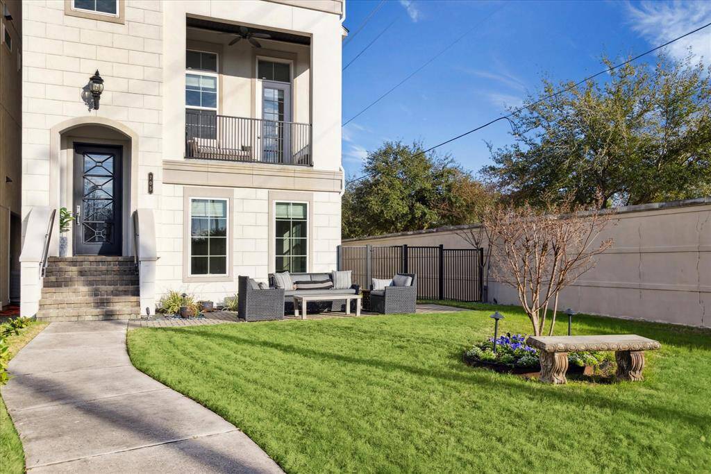 Front row seating from your own front yard!