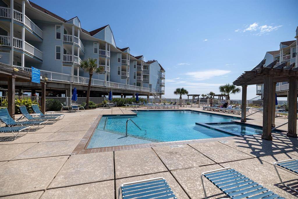 Pool and hot tub