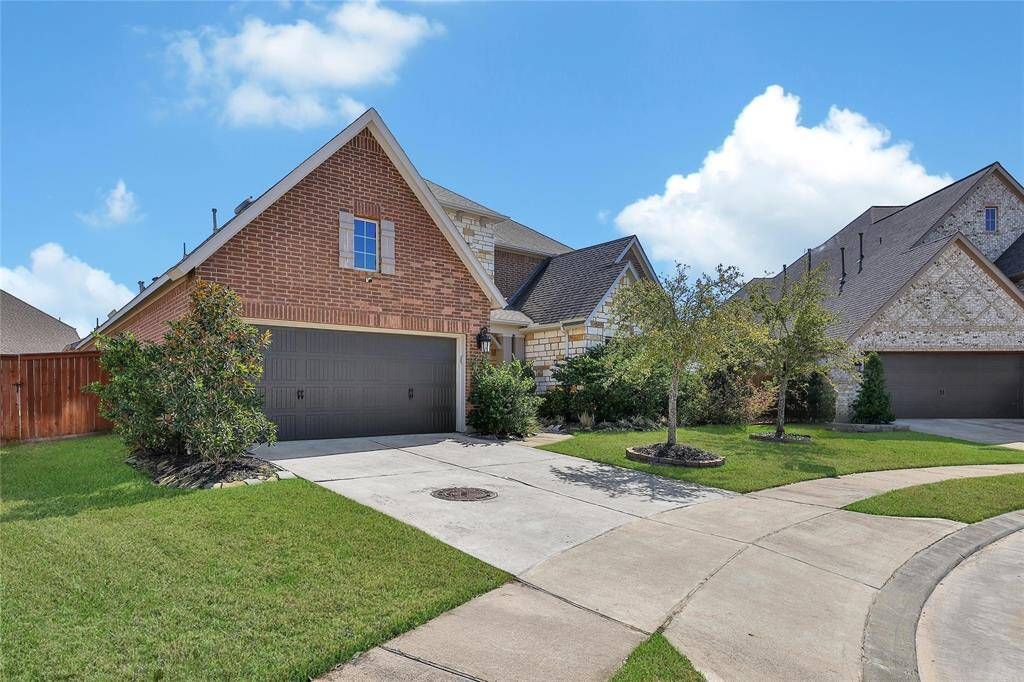 A 4 bed 2.5 bath home in Towne Lake.