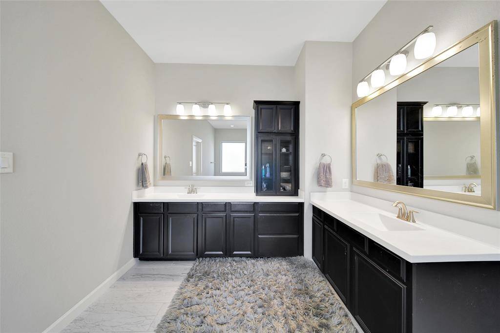 View of primary bathroom :2.
