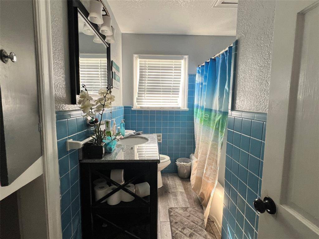 Down Apartment