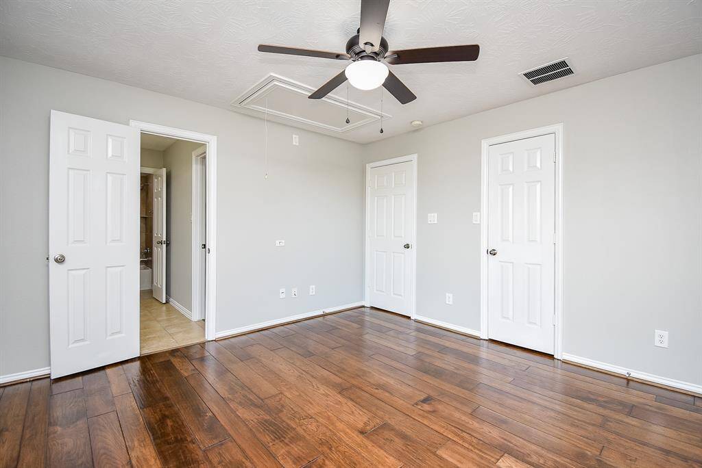 Additional view of the secondary bedroom with access to the shared bath.