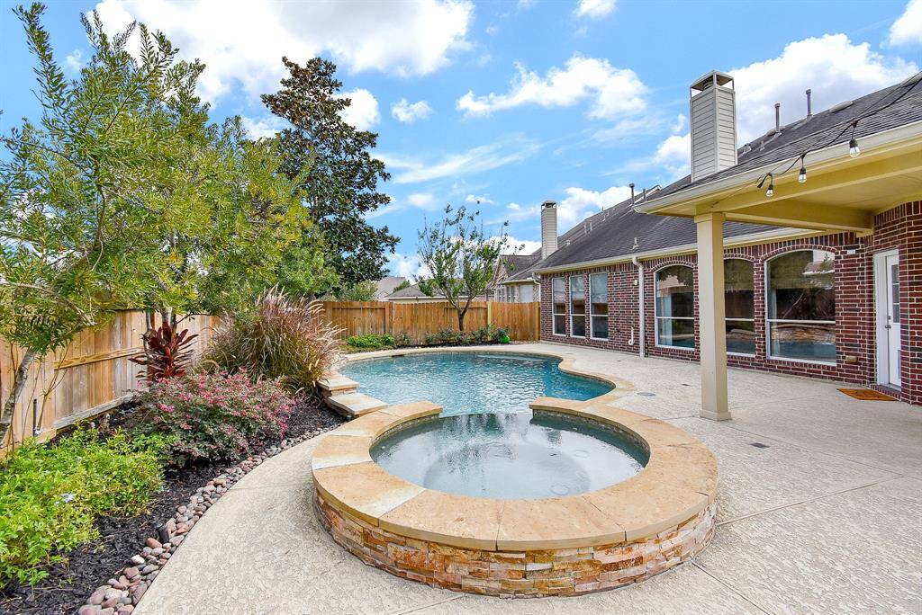 Enjoy year-round relaxation in this picturesque setting.