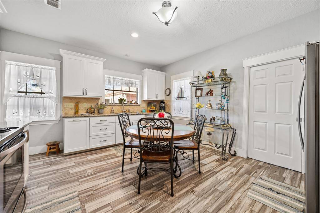 Plenty of cabinets and counterspace!