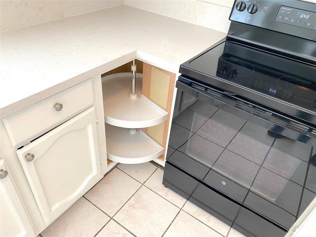 Lazy Susan cabinet
