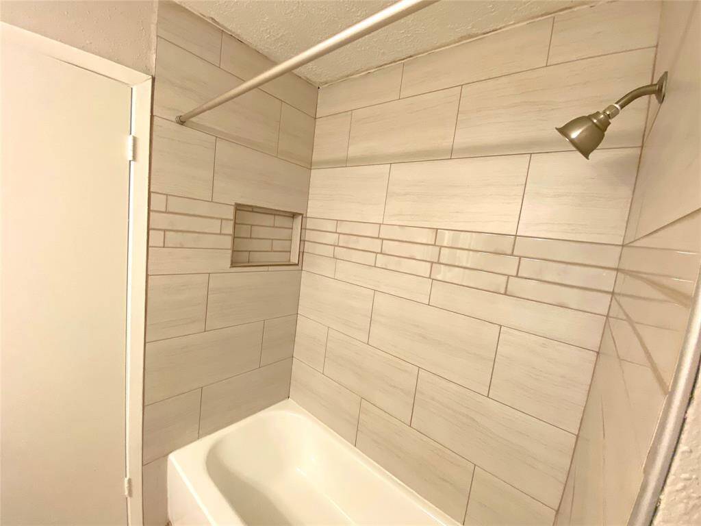 Updated Hall Bathroom