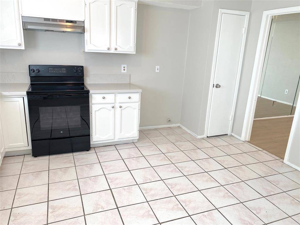 Roomy Kitchen