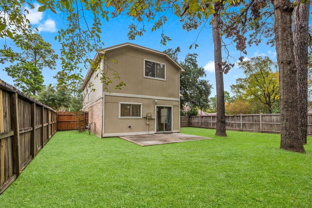 1934 Pincher Creek is ready and waiting for you to make this your home!