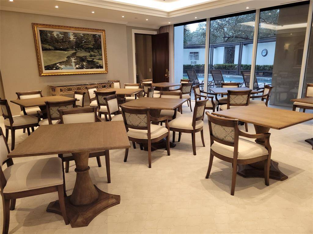 The Huntingdon Lounge Area