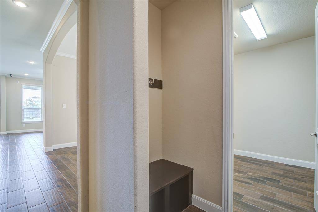 The conveniently built in mud bench is a perfect place to store your bags and shoes when you come into the home.