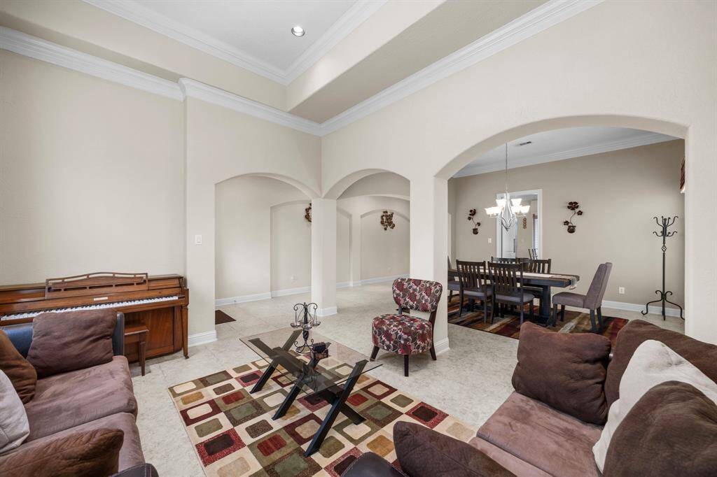 Another look at the formal living.