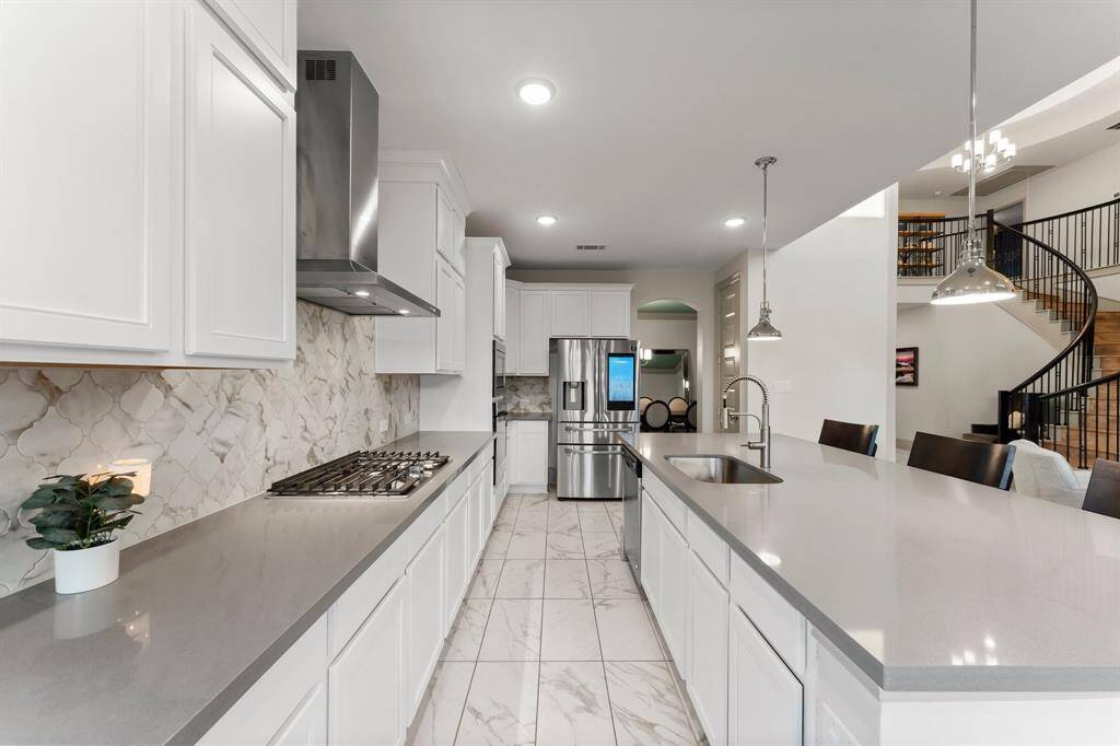 Bright and open space perfect for cooking and entertaining.