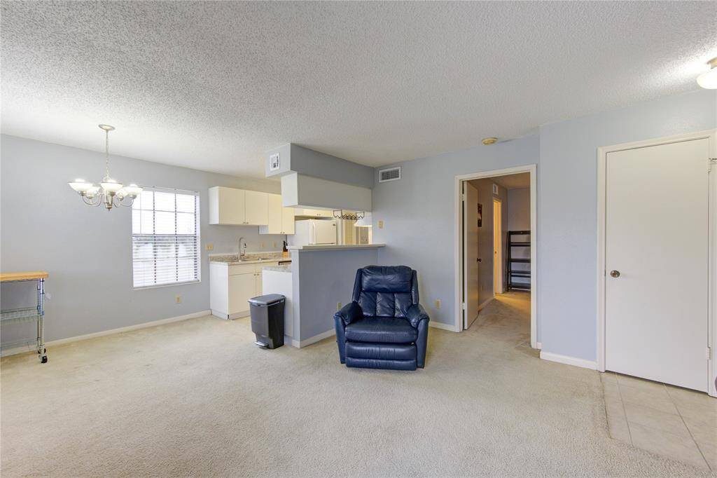 Living Room/Dinning Room/Kitchen combo