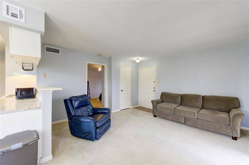 Living room/ Kitchen combo