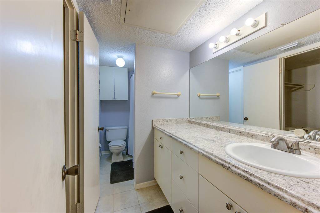 En suite bathroom