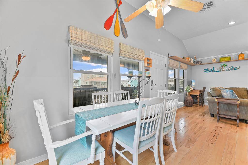 The dining area is a great place for all your wonderful meals.