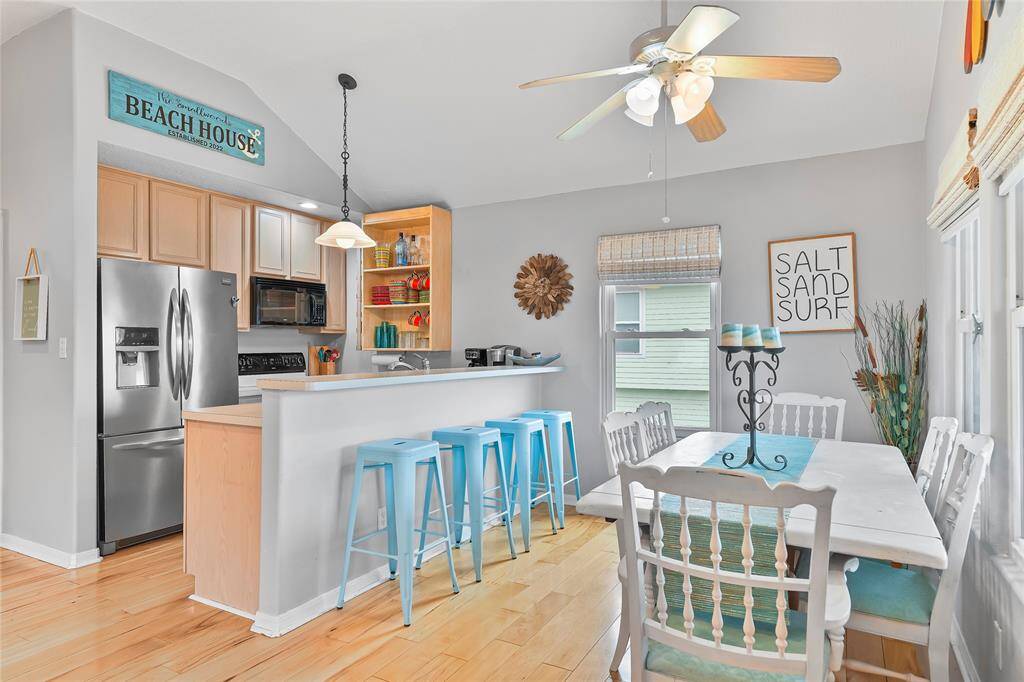 The kitchen and dining area