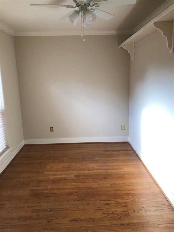 Upstairs study/flex room