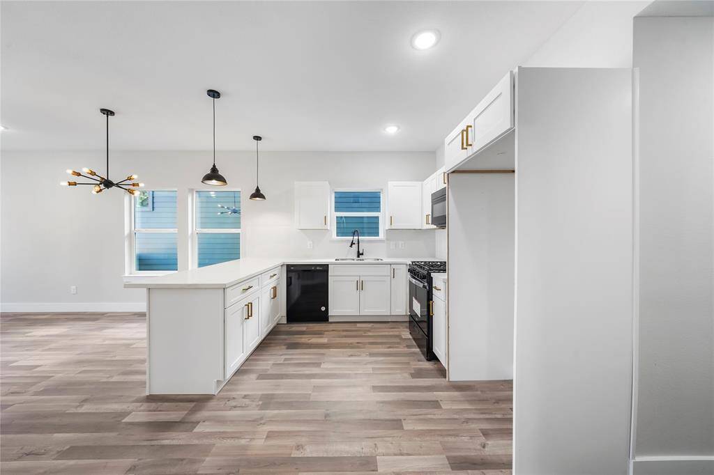 Photos of a different duplex to show similar finishes
