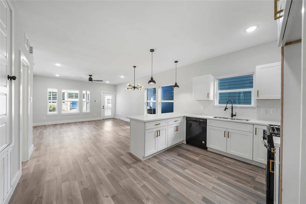 Photos of a different duplex to show similar finishes