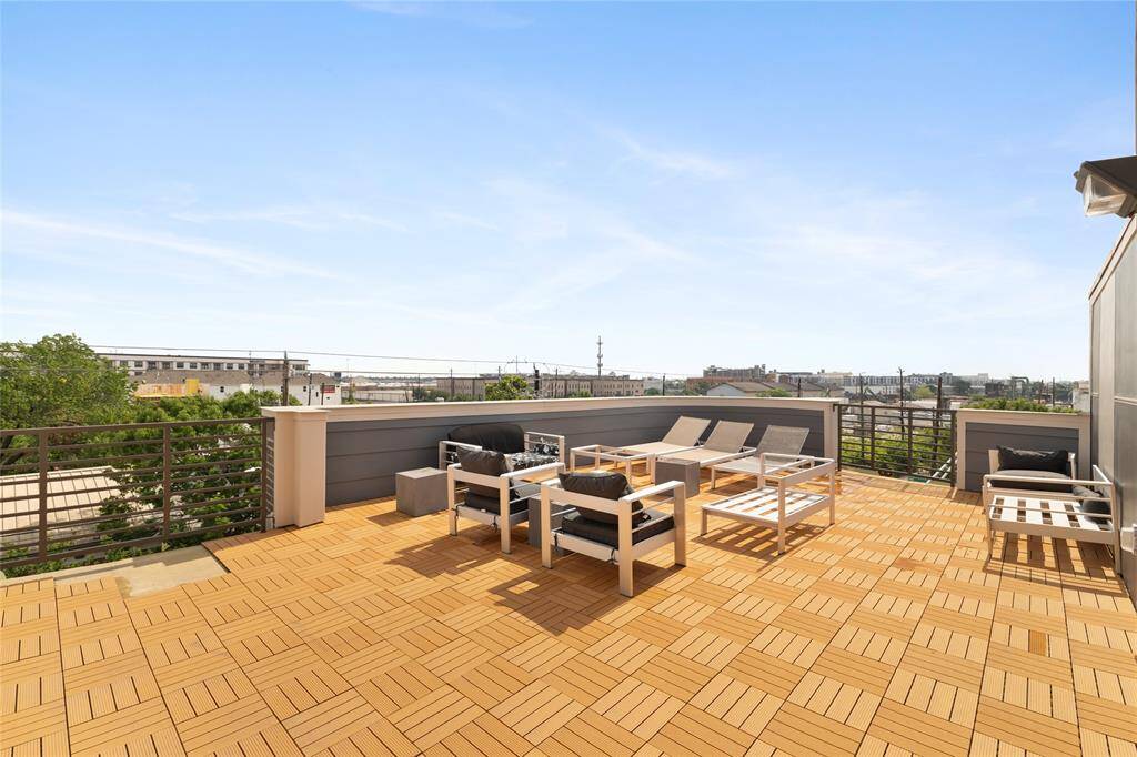 Large Rooftop Terrace - relax with your favorite book or entertain friends