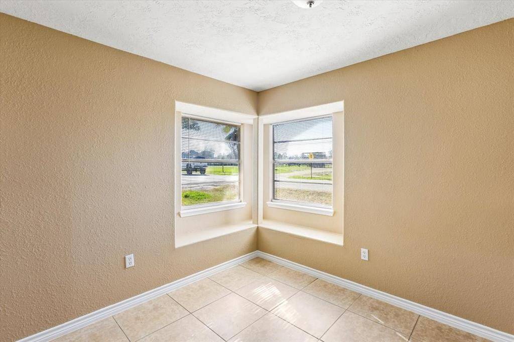 Imagine enjoying morning coffee with this view in your breakfast room