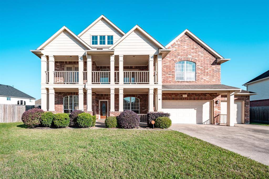 Beautiful 5 bedroom home with3 car garage