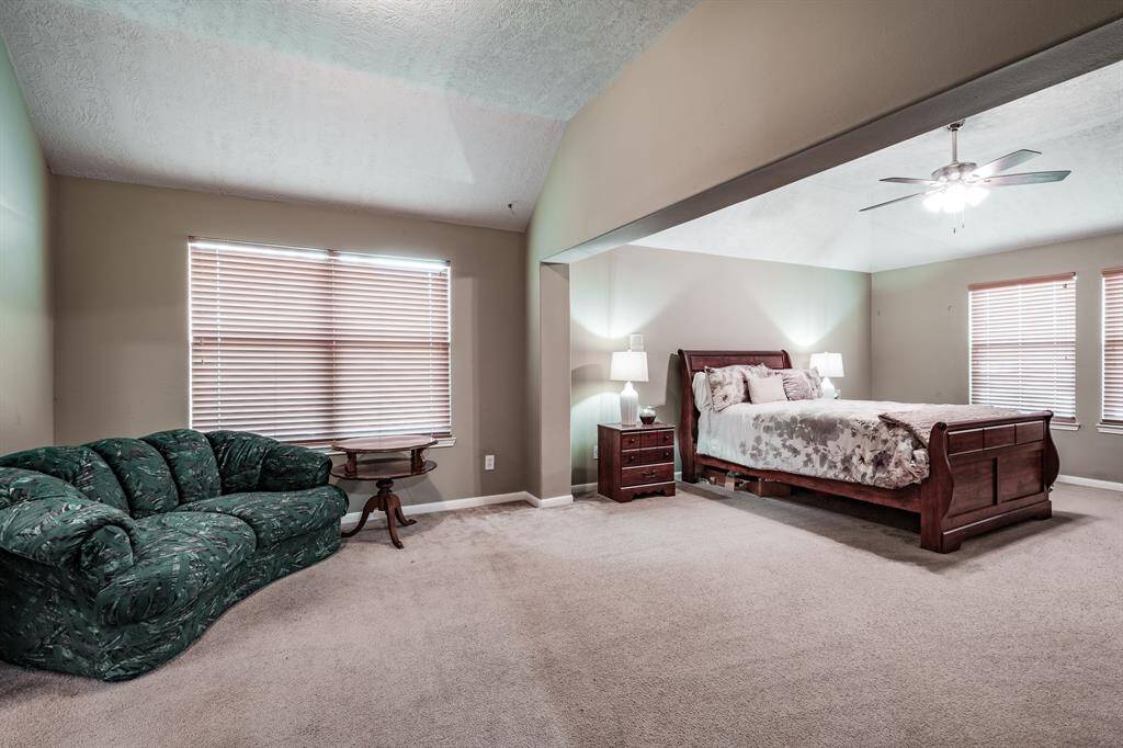 Upstairs 2nd primary bedroom with sitting room