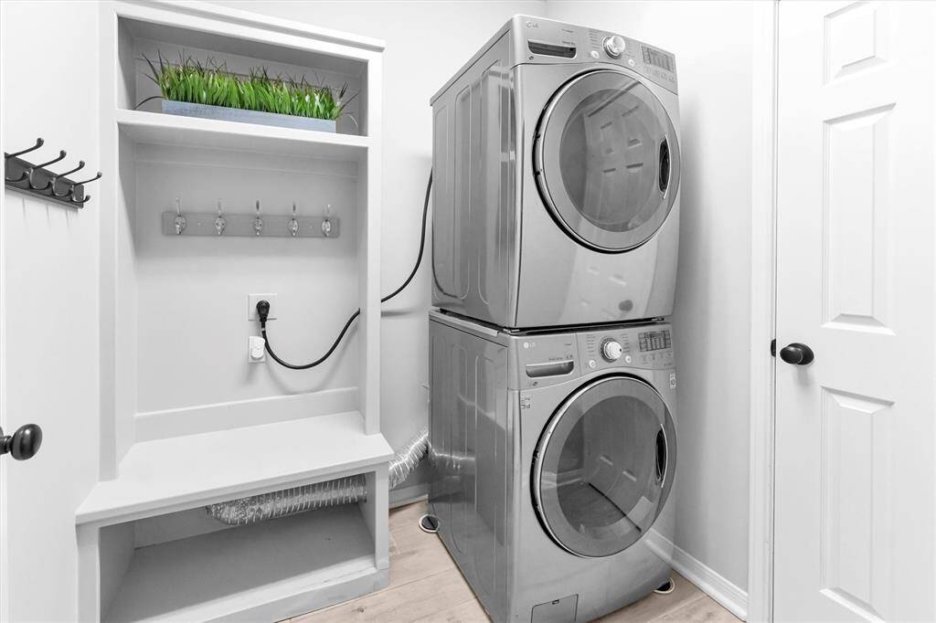 Mud/Laudry room, and a huge deep bonus storage closet