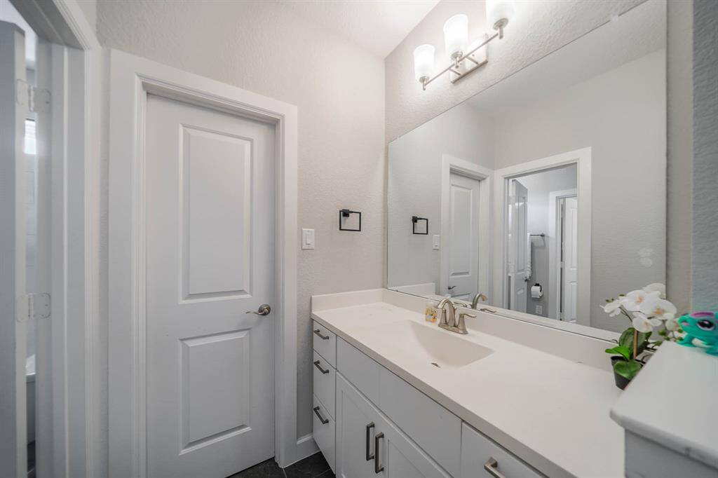 Vanity area for bedroom 4