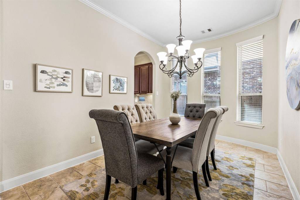 Dinner Party or Family Feast? Whether you’re hosting a fancy dinner party or a casual family meal, this space is perfect for both—it’s got the grandeur for elegance and the comfort for stretchy pants.