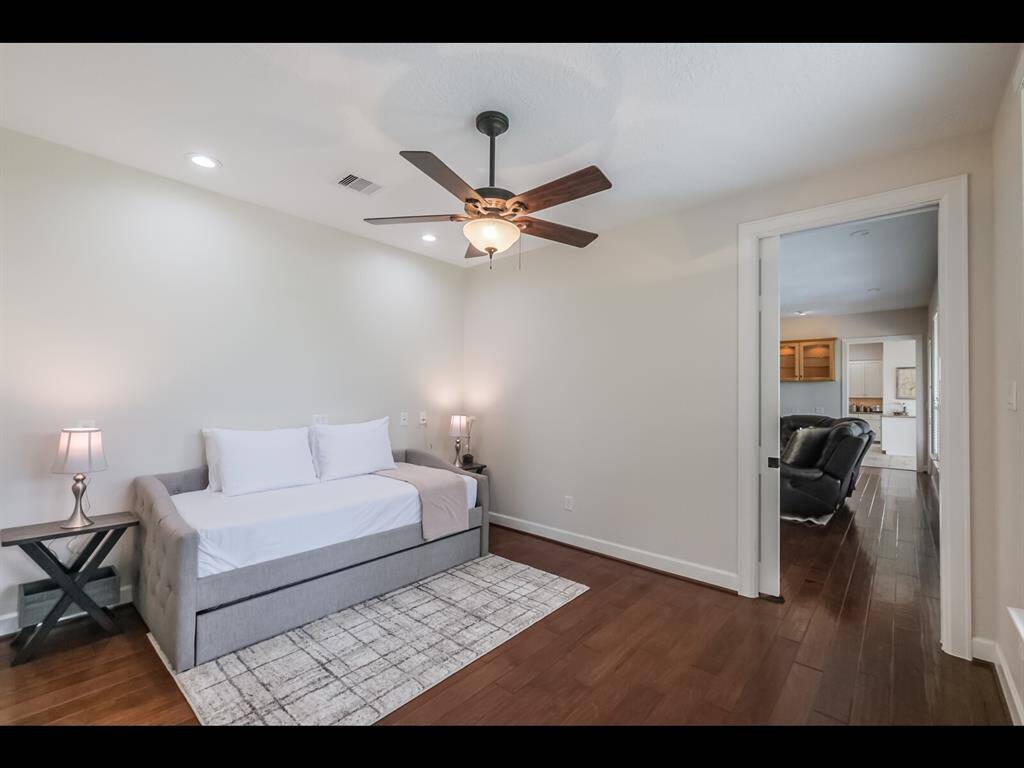 Sitting room /Bedroom