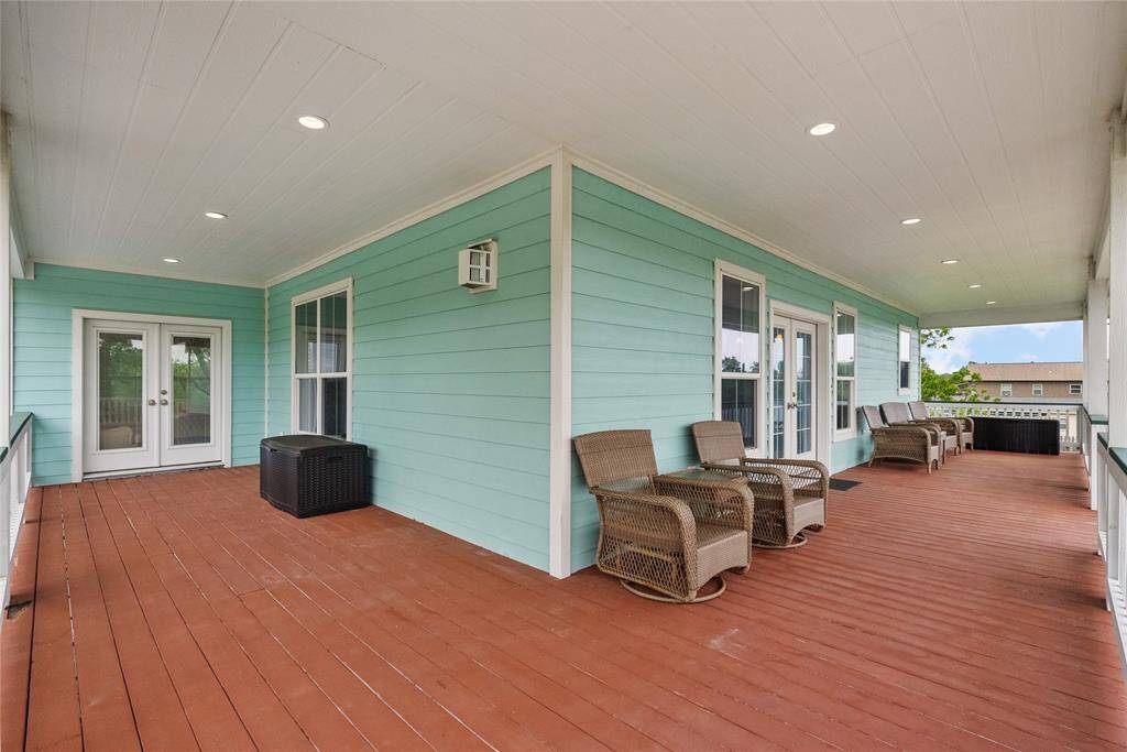 ENJOY THE SPACIOUS DECK FOR AL FRESO DINING, MORNING COFFEE, BIRD WATCHING AND THE FANTASTIC SUNRISES ANS SUNSETS SAN LEON HAS TO OFFER.