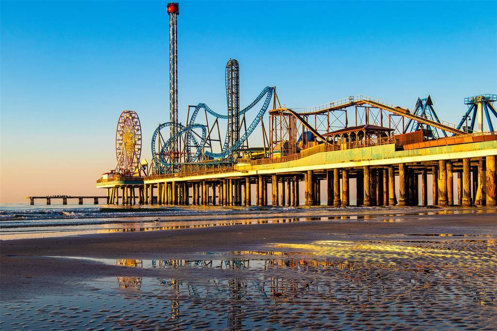 LESS THAN 30 MIN FROM GALVESTON ISLAND