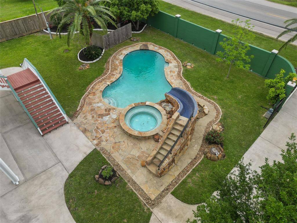 A great look at the resort style pool