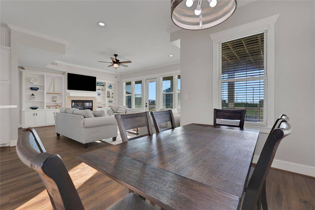This open concept floor plans allows flow of the dining room, kitchen area and kitchen for your gatherings.
