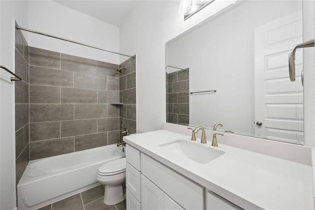 Hall secondary bathroom