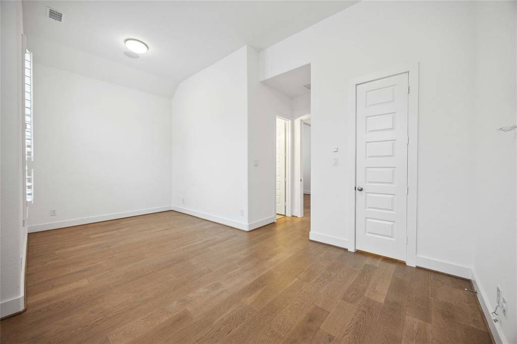 Spacious secondary bedroom