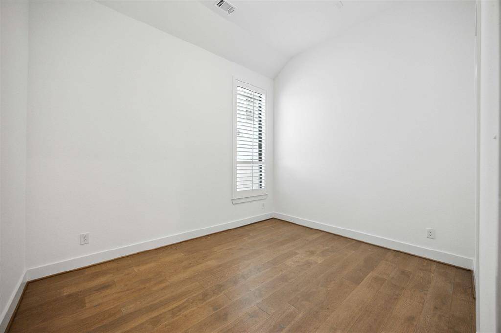 Secondary bedroom