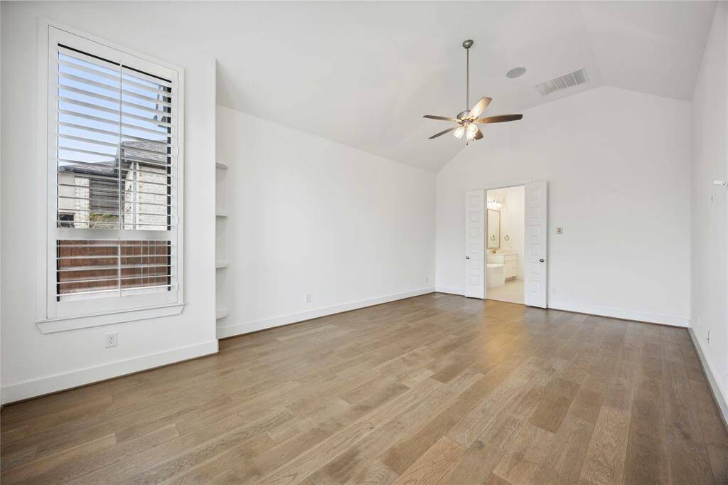 Spacious owner's retreat